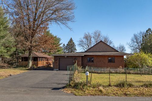 6 Medallion Rd, Kiamesha Lake, NY, 12751-5041 | Card Image