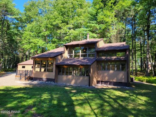 560 Route 739, Hawley, PA, 18428-6019 | Card Image