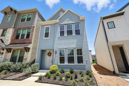 4352 Henderson Ave, North Richland Hills, TX, 76180-8001 | Card Image