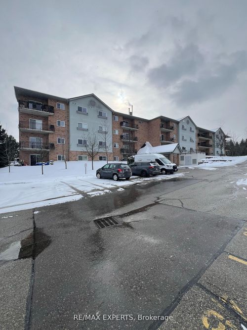 404-345 Briarmeadow Dr, Kitchener, ON, N2A4J6 | Card Image