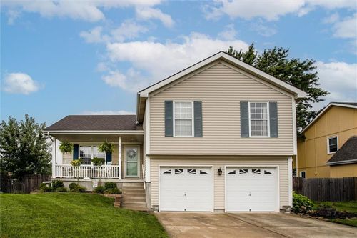 16112 Spring Valley Rd, Belton, MO, 64012-5452 | Card Image