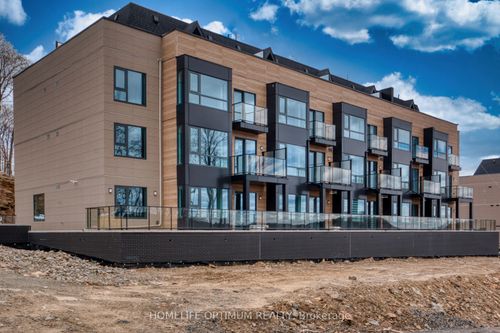 101-6 Suncrest Lane, Huntsville, ON, P1H0K3 | Card Image
