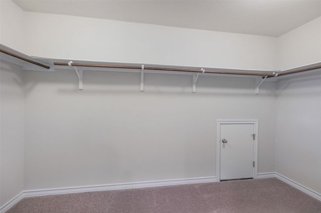 Primary Closet | Image 20