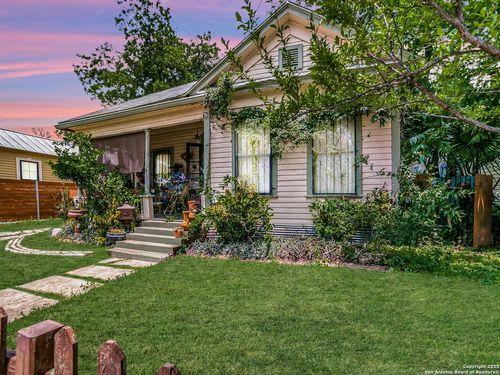 911 Camden St, San Antonio, TX, 78215-1427 | Card Image