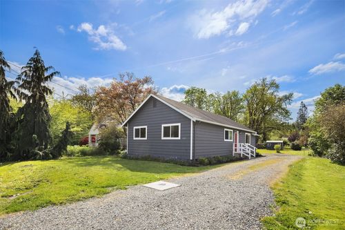 8625 384th Ave Se, Snoqualmie, WA, 98065-9620 | Card Image