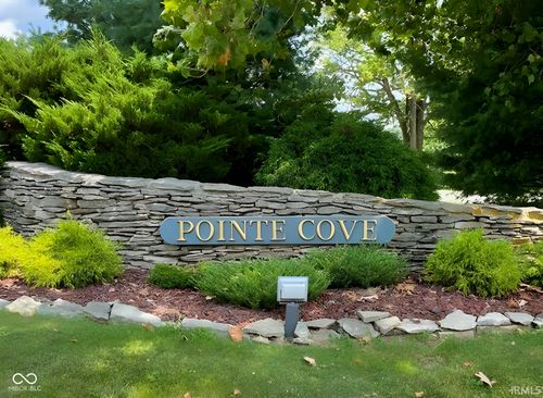 8828 Morrison Ct, Bloomington, IN, 47401-8304 | Card Image