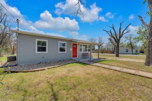 606 E 19th St, Georgetown, TX, 78626-8041 | Card Image