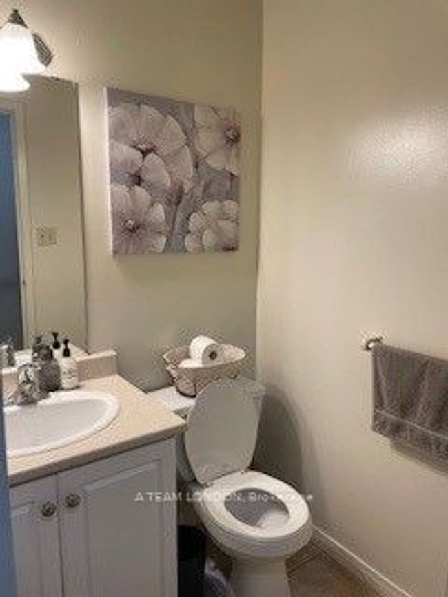 34 - 35 Waterman Ave, Condo with 3 bedrooms, 2 bathrooms and 1 parking in London ON | Image 7