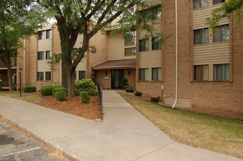 318-1887 Silver Bell Rd, Eagan, MN, 55122-3110 | Card Image