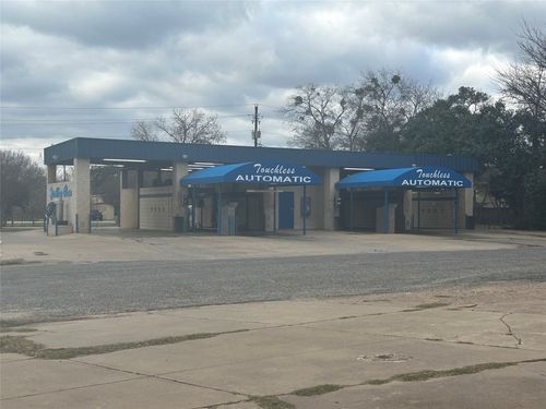 301 Fawcett St, Smithville, TX, 78957-1308 | Card Image