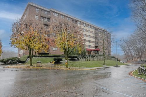 apt-8m-100 Diplomat Dr, Mount Kisco, NY, 10549-2016 | Card Image