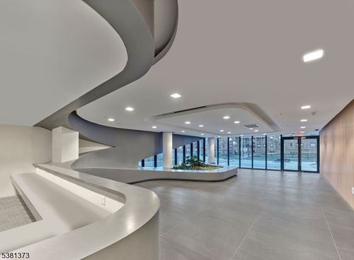 apt-405-258 S Harrison St, East Orange, NJ, 07018-1548 | Card Image