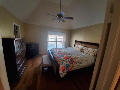 mt28-4433 N Stanton St, El Paso, TX, 79902-1372 | Card Image