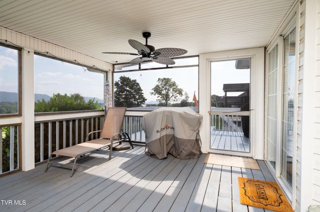 136 Landon Dr, House other with 3 bedrooms, 3 bathrooms and null parking in Mount Carmel TN | Image 52