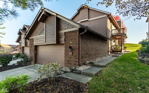 373 Exeter Ct, Greenwood, IN, 46143-1920 | Card Image