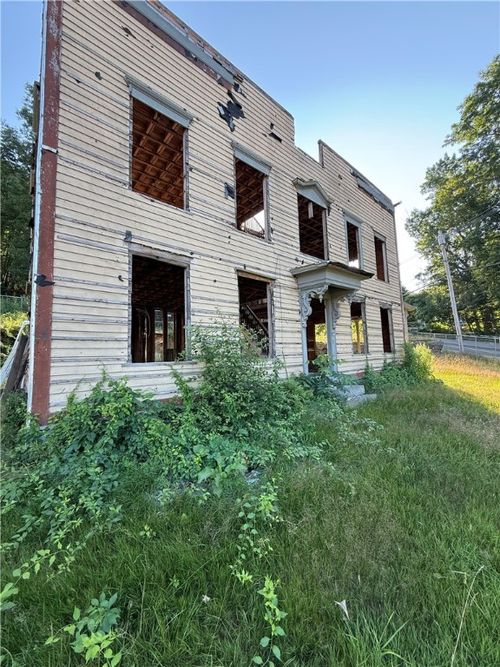 30 Hope Furnace Rd, Hope, RI, 02831-1400 | Card Image