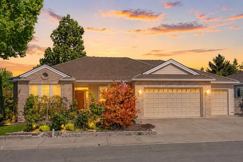 769 Mountain View Dr, Medford, OR, 97504-8905 | Card Image