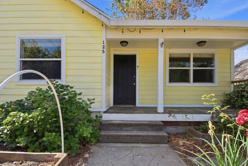 125 E Oak Street, Colfax, CA, 95713 | Card Image