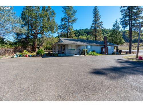 5961 Lookingglass Rd, Roseburg, OR, 97471-9186 | Card Image