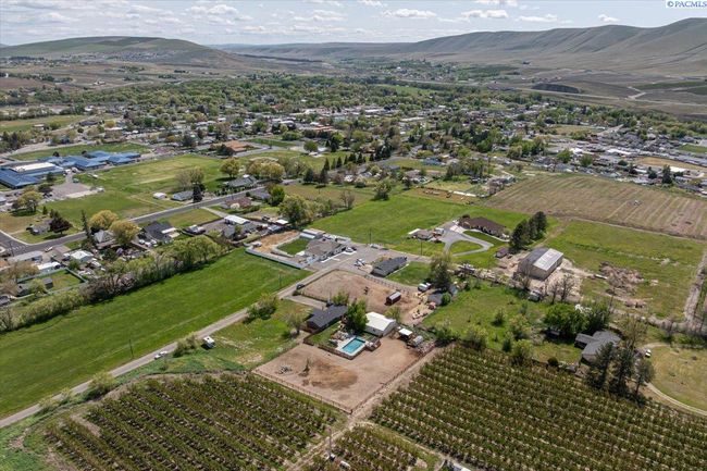 39304 N Olson Pr Nw, Home with 2 bedrooms, 1 bathrooms and null parking in Benton City WA | Image 32