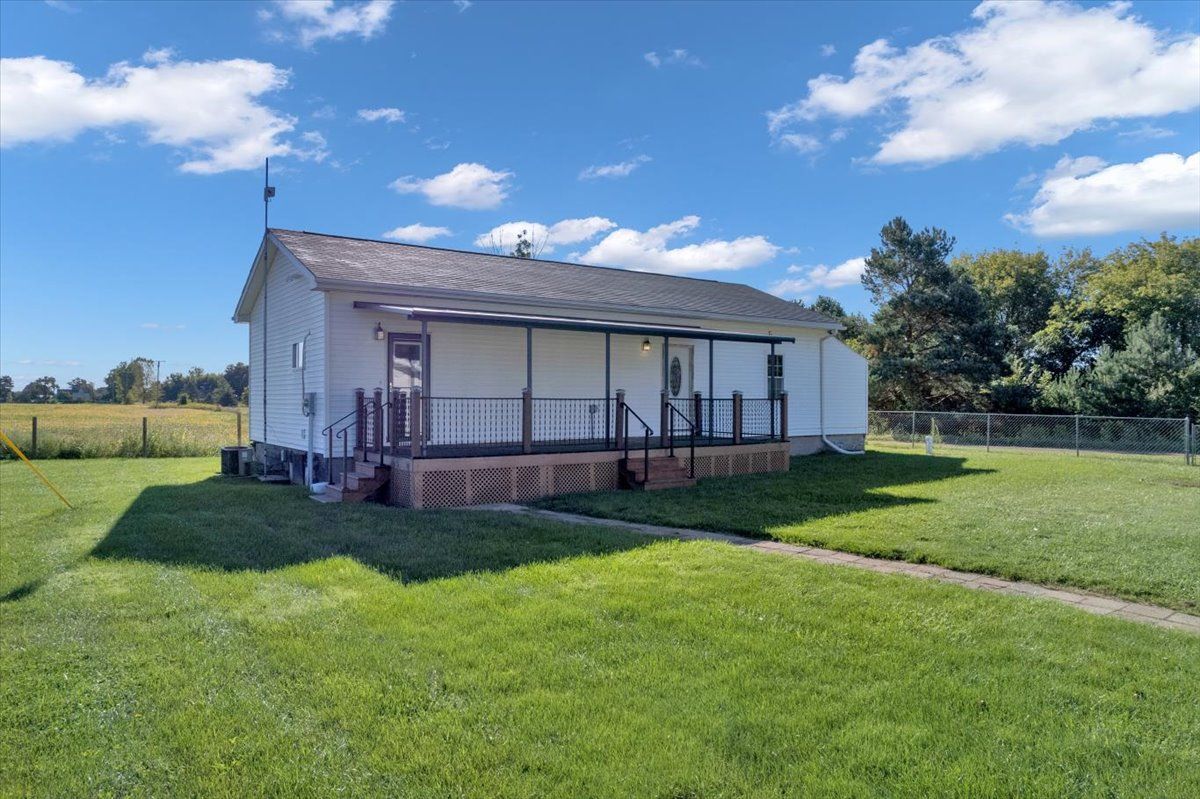 Elmwood Rd, Fostoria, MI 48435
