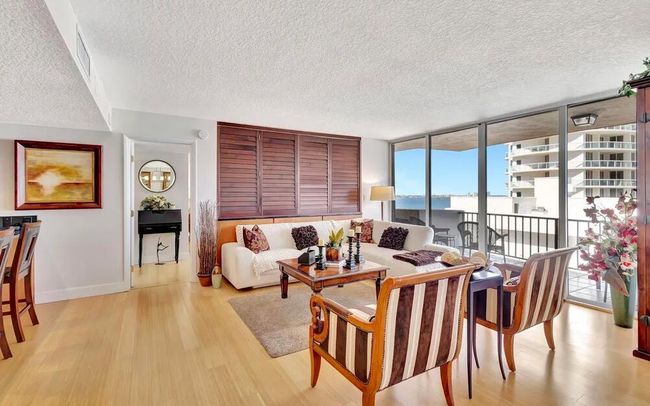 APT-1-905 - 4200 N Ocean Dr, Condo with 2 bedrooms, 2 bathrooms and null parking in Riviera Beach FL | Image 9