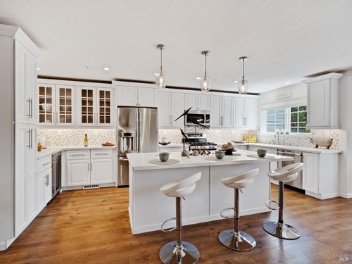 125 Valley Club Cir, Napa, CA, 94558-2065 | Card Image