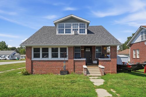 102 E Washington St, Morocco, IN, 47963-8298 | Card Image