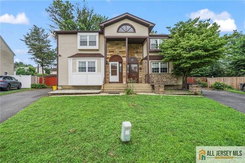 21 Jeremy Dr, Dayton, NJ, 08810-1389 | Card Image