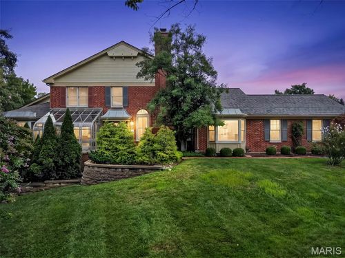 330 Morristown Ct, Chesterfield, MO, 63017-3426 | Card Image