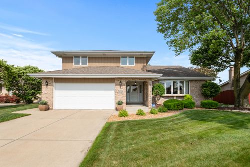 19243 Bernadine St, Lansing, IL, 60438-3892 | Card Image