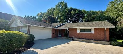 24375 Hilltop Drive, House other with 3 bedrooms, 2 bathrooms and null parking in Beachwood OH | Image 2