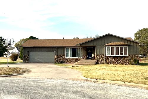 2 Crown Cir, Anthony, KS, 67003-2402 | Card Image