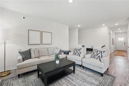 21533 Carrara Cir, Peculiar, MO, 64078-9258 | Card Image