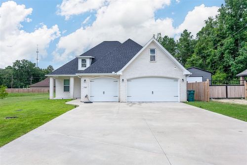 7495 Broussard Rd, Beaumont, TX, 77713-4407 | Card Image