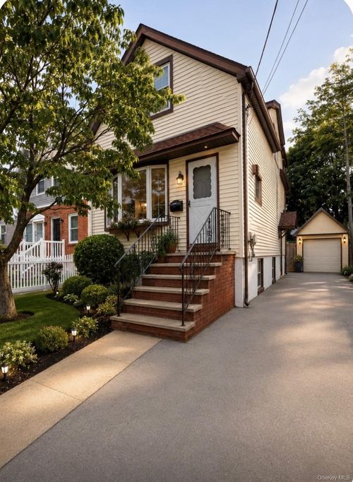 53 Cumberland Place, Hempstead, NY, 11580 | Card Image