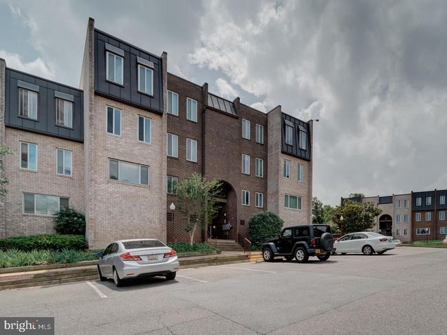 APT-101 - 5017 7 Th Rd S, Condo with 2 bedrooms, 2 bathrooms and null parking in ARLINGTON VA | Image 4