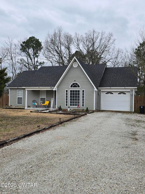 143 Elizabeth Cv, Selmer, TN, 38375-1282 | Card Image