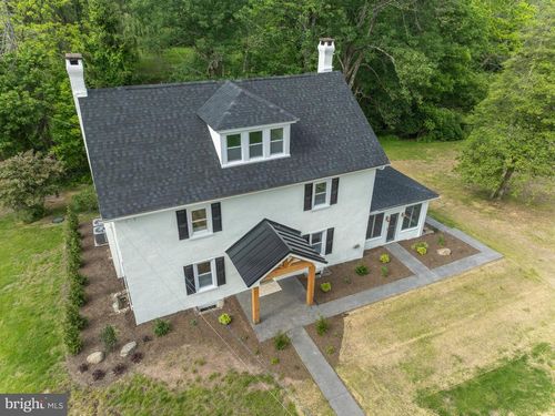 639 Old Airport Rd, DOUGLASSVILLE, PA, 19518-9529 | Card Image