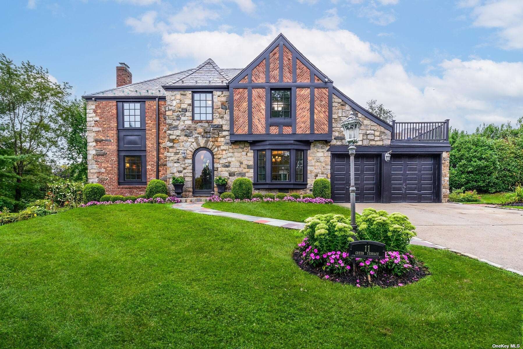 Green Ter, Manhasset, NY 11030