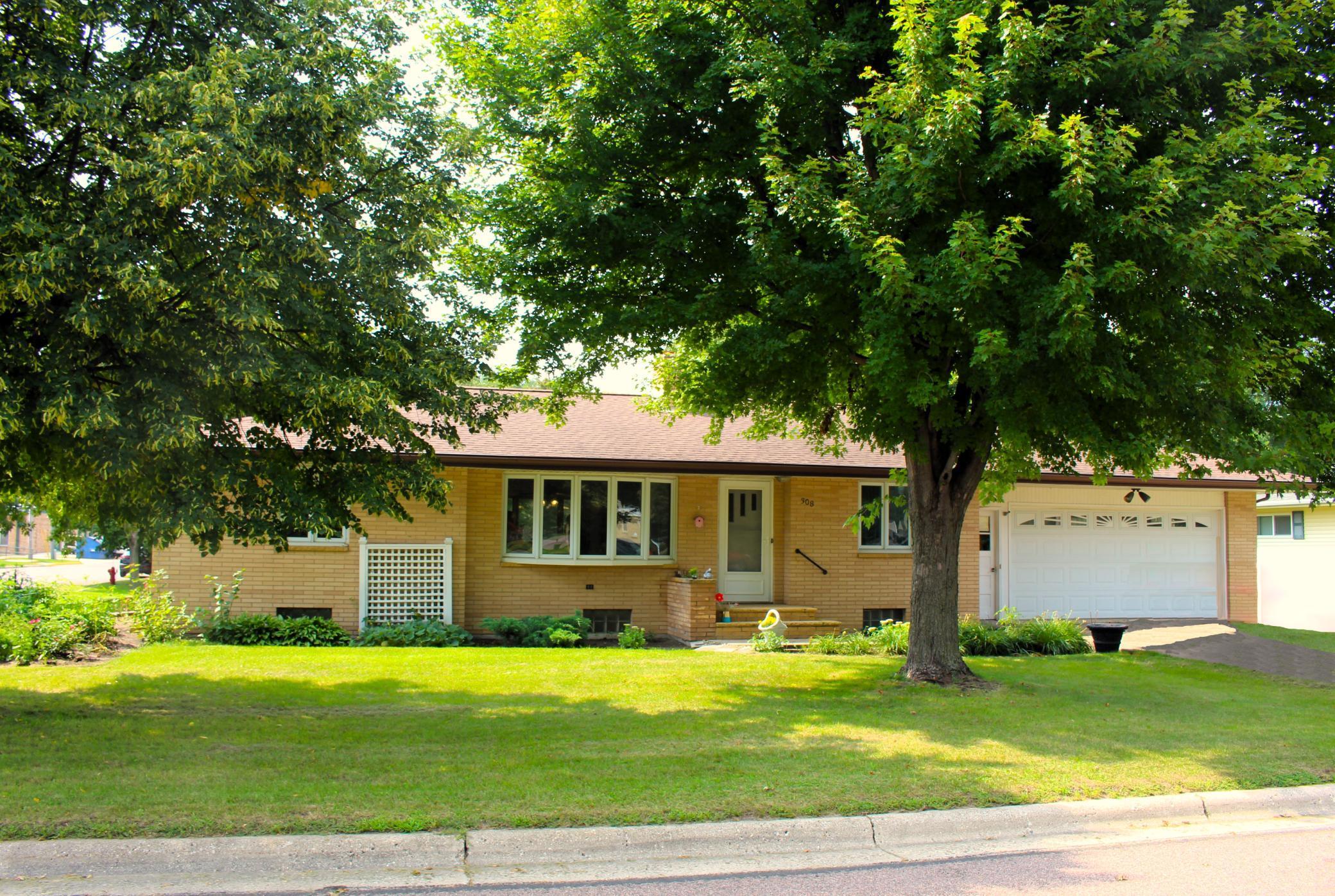 6th St, Buffalo Lake, MN 55314