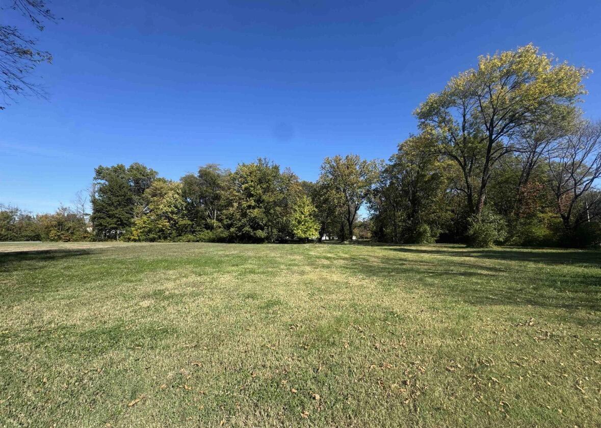 Land in Paducah 4