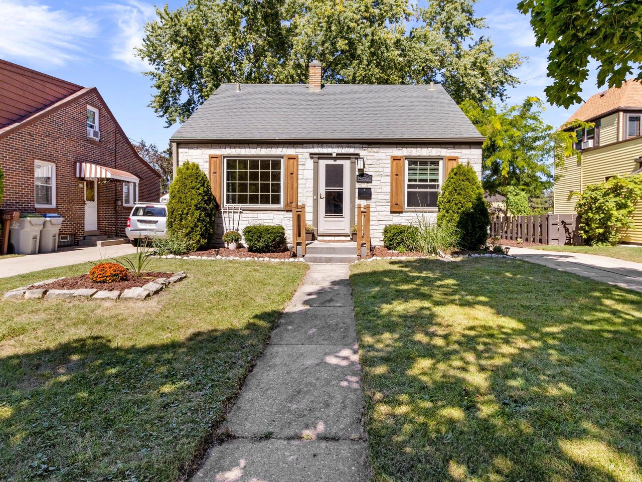Waterford Ave, Milwaukee, WI 53207