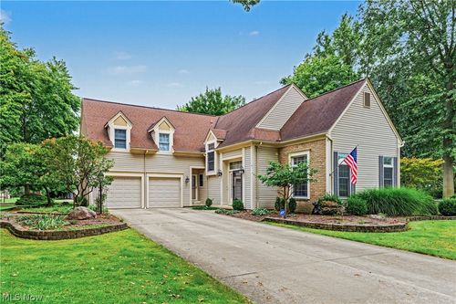 32253 Walker Rd, Avon Lake, OH, 44012-2119 | Card Image