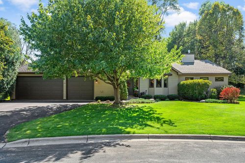 912 Crown Ct, Mendota Heights, MN, 55118-4201 | Card Image