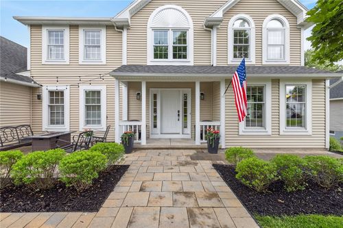 77 Broadmoor Trl, Fairport, NY, 14450-9387 | Card Image