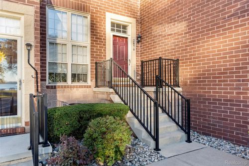 2870 Van Alstyne St, Wyandotte, MI, 48192-5220 | Card Image