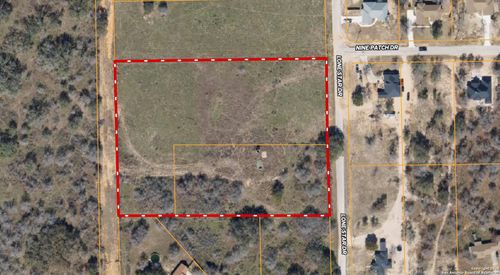 550 Schuettig Rd, Poteet, TX, 78065-4118 | Card Image