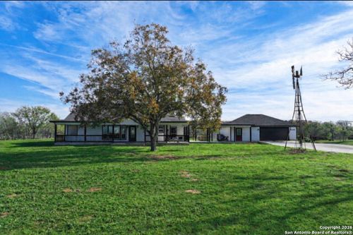 3250 Sandy Elm Rd, La Vernia, TX, 78121-4444 | Card Image