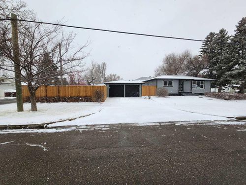 {{alt}} | Card Image